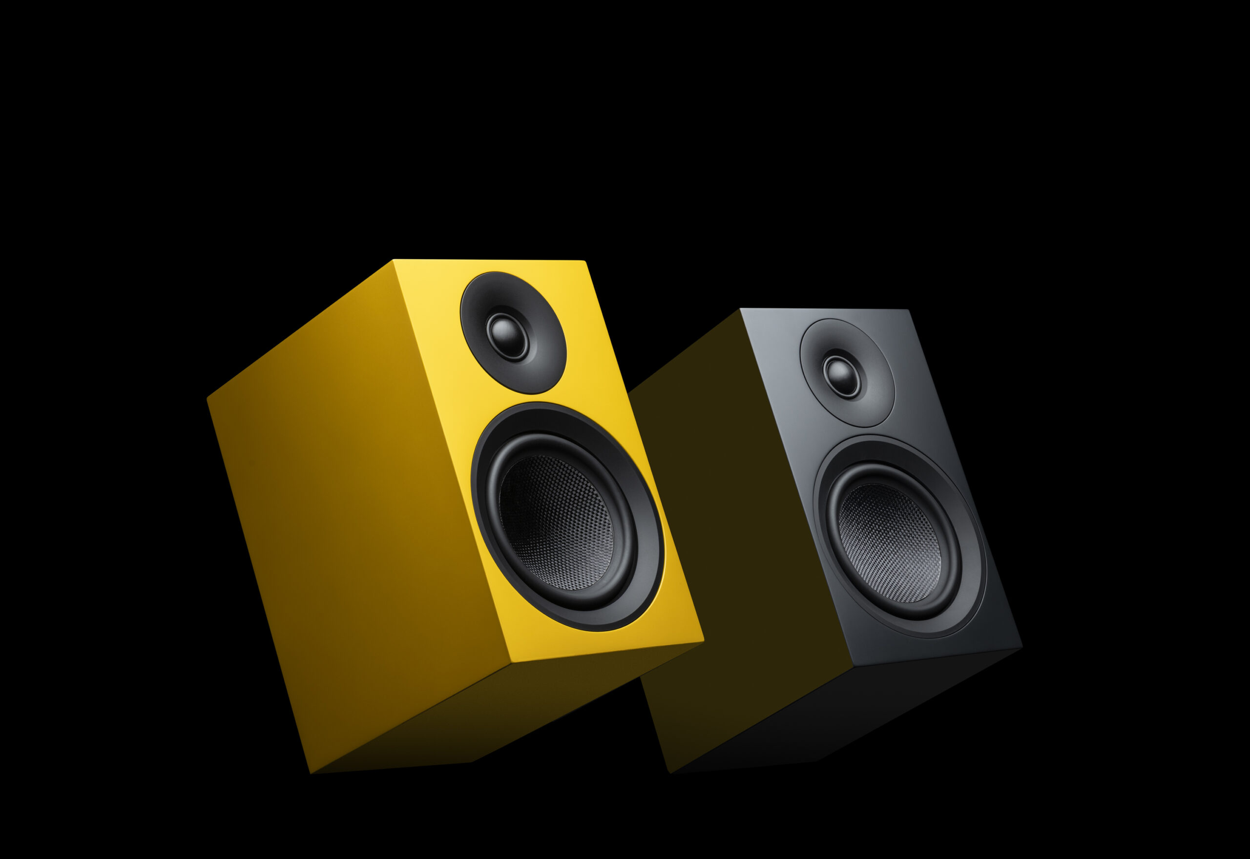 Speaker Box 5 E Carbon Yellow Black